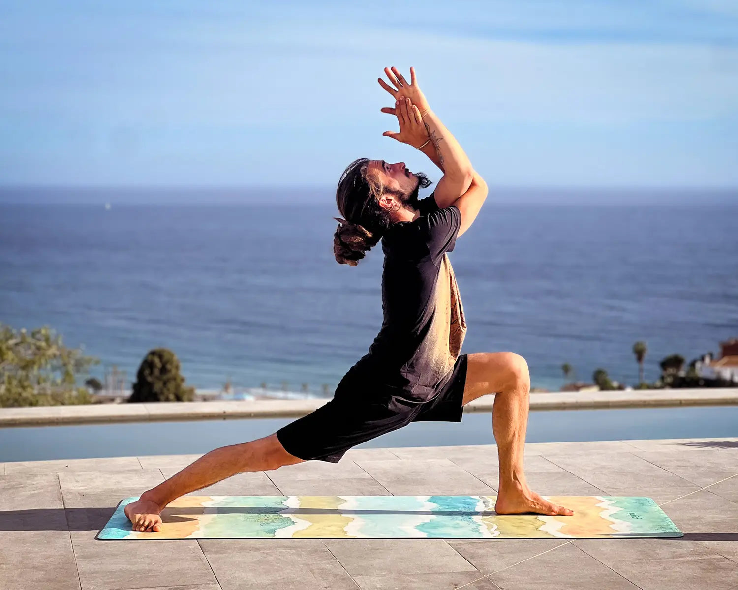 Todo sobre el Vinyasa Yoga: Qué es y Posturas】Yogimi