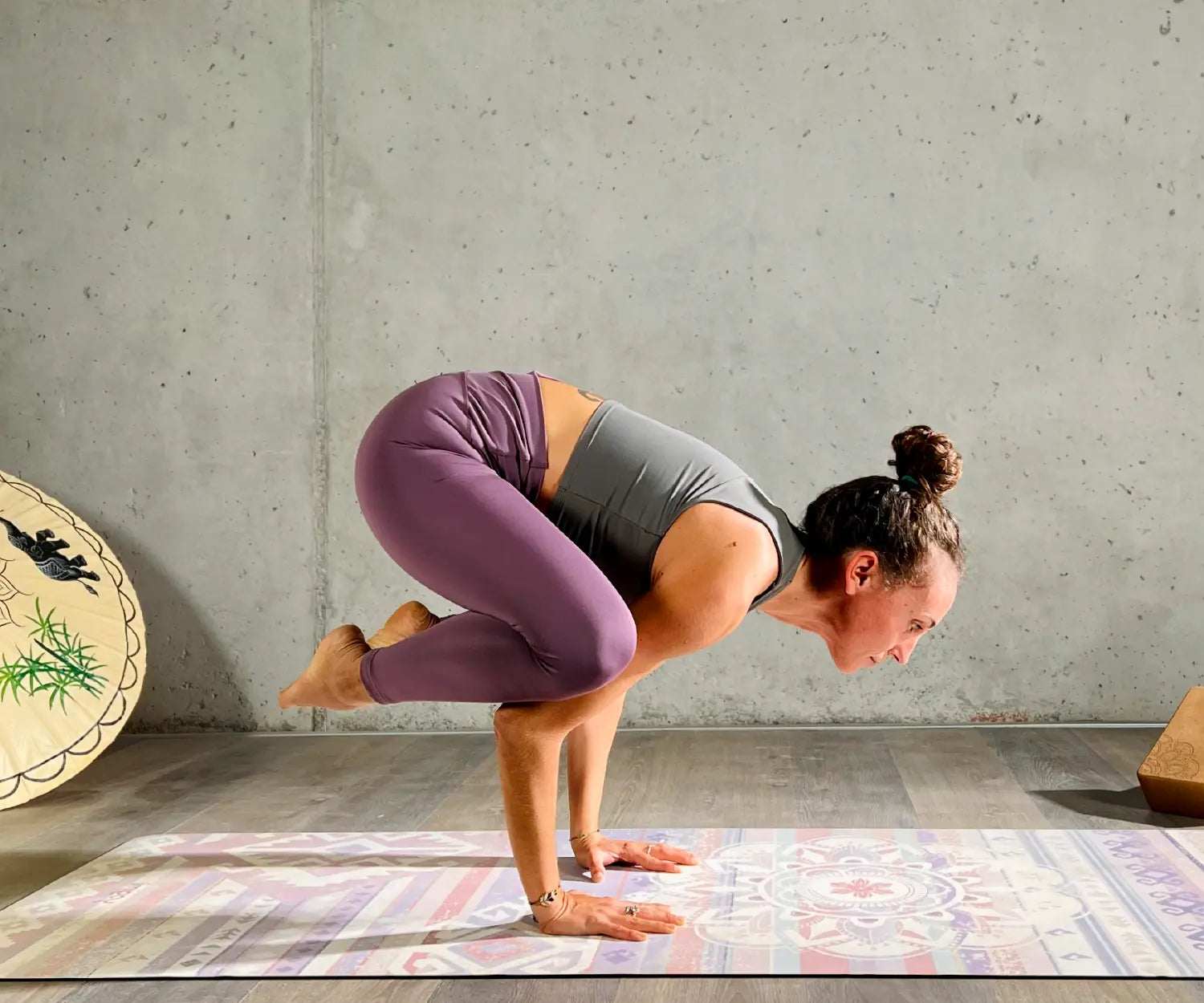 Posturas de Yoga: Asanas Las - AVIVA Yoga y Movimiento