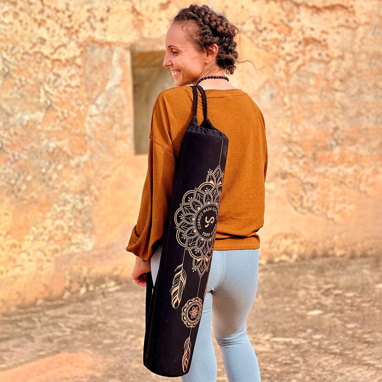 Comprar bagimi para eswterilla de yoga. Lleva tu esterilla cómodamente en bagimi de algodón. Color negro