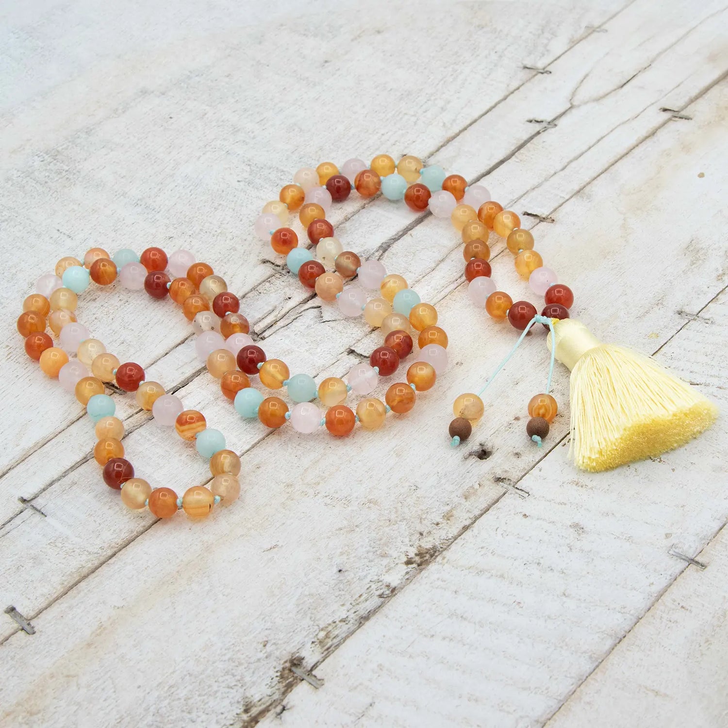 Comprar Japa Mala de meditación restaura la vitalidad y alivia el dolor con Japa Mala Postividad de Yogimi.