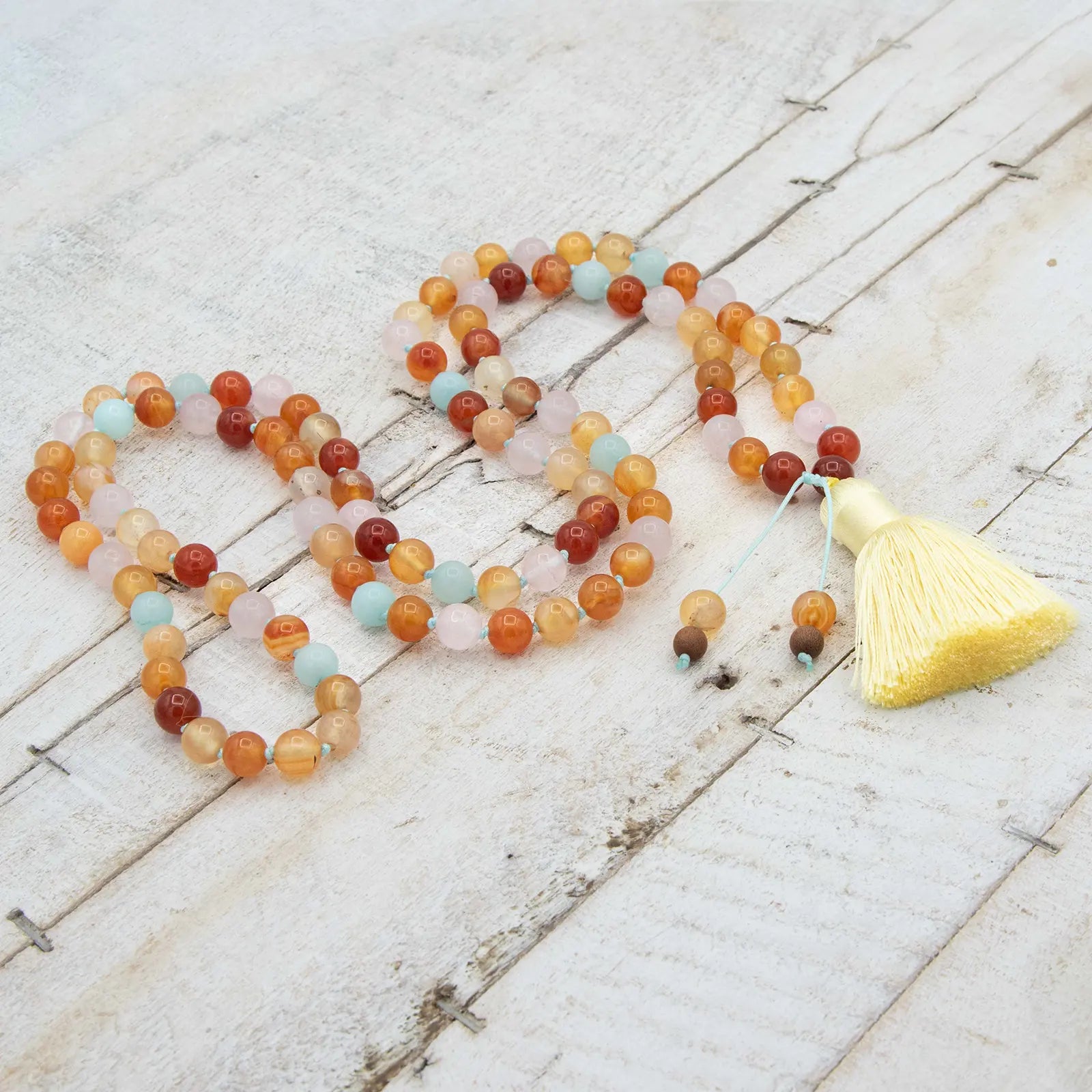 Comprar Japa Mala de meditación restaura la vitalidad y alivia el dolor con Japa Mala Postividad de Yogimi.