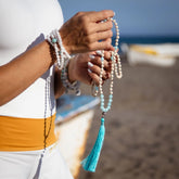 Japa Mala para meditar con poder calmante, atrae el cambio y la resolución de problemas con Japa Mala Armonía Emocional de Yogimi.