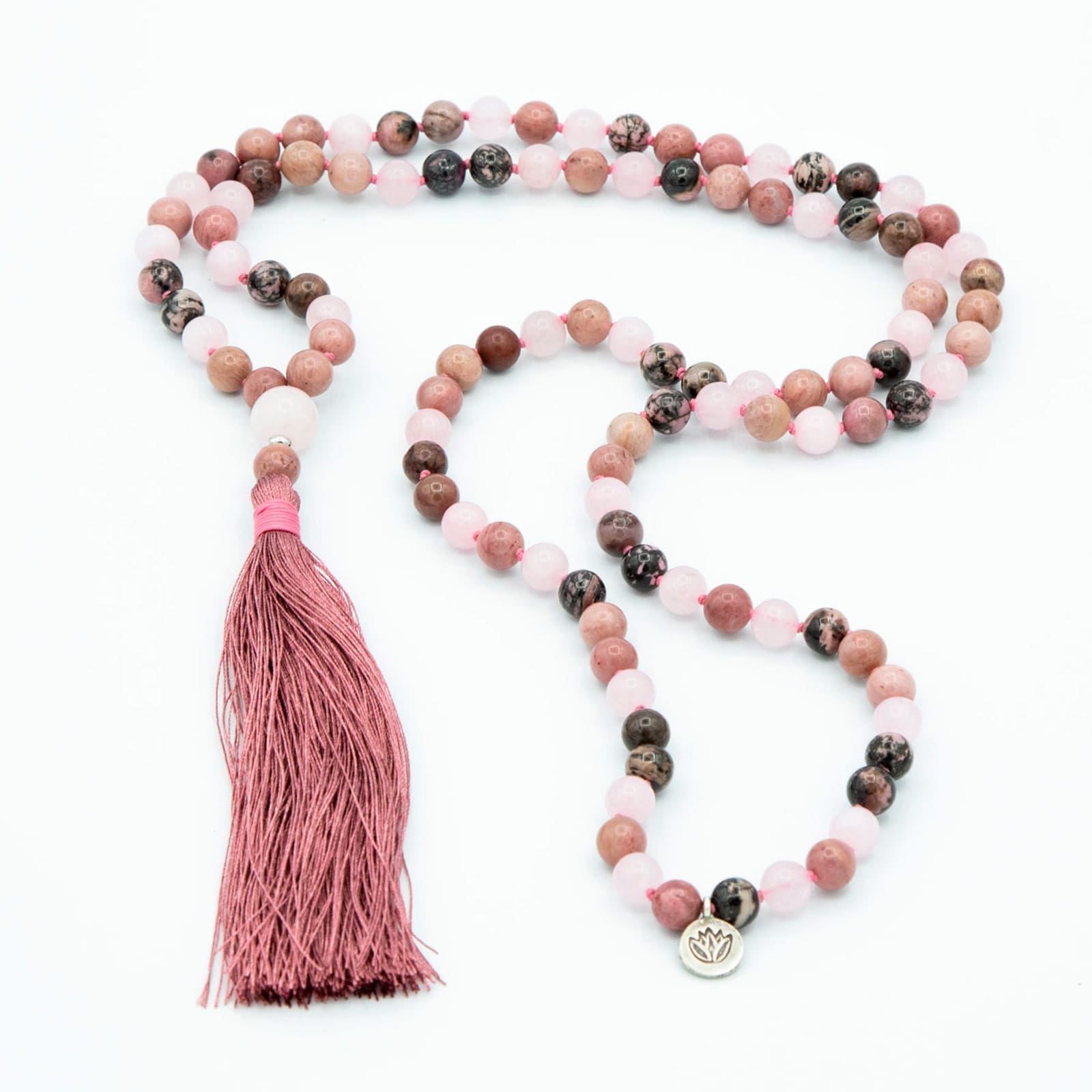 Japa Mala de Rodonita, Cuarzo Rosa y Jaspe Porcelana con Borla de seda y detalle flor de loto en plata de Yogimi.