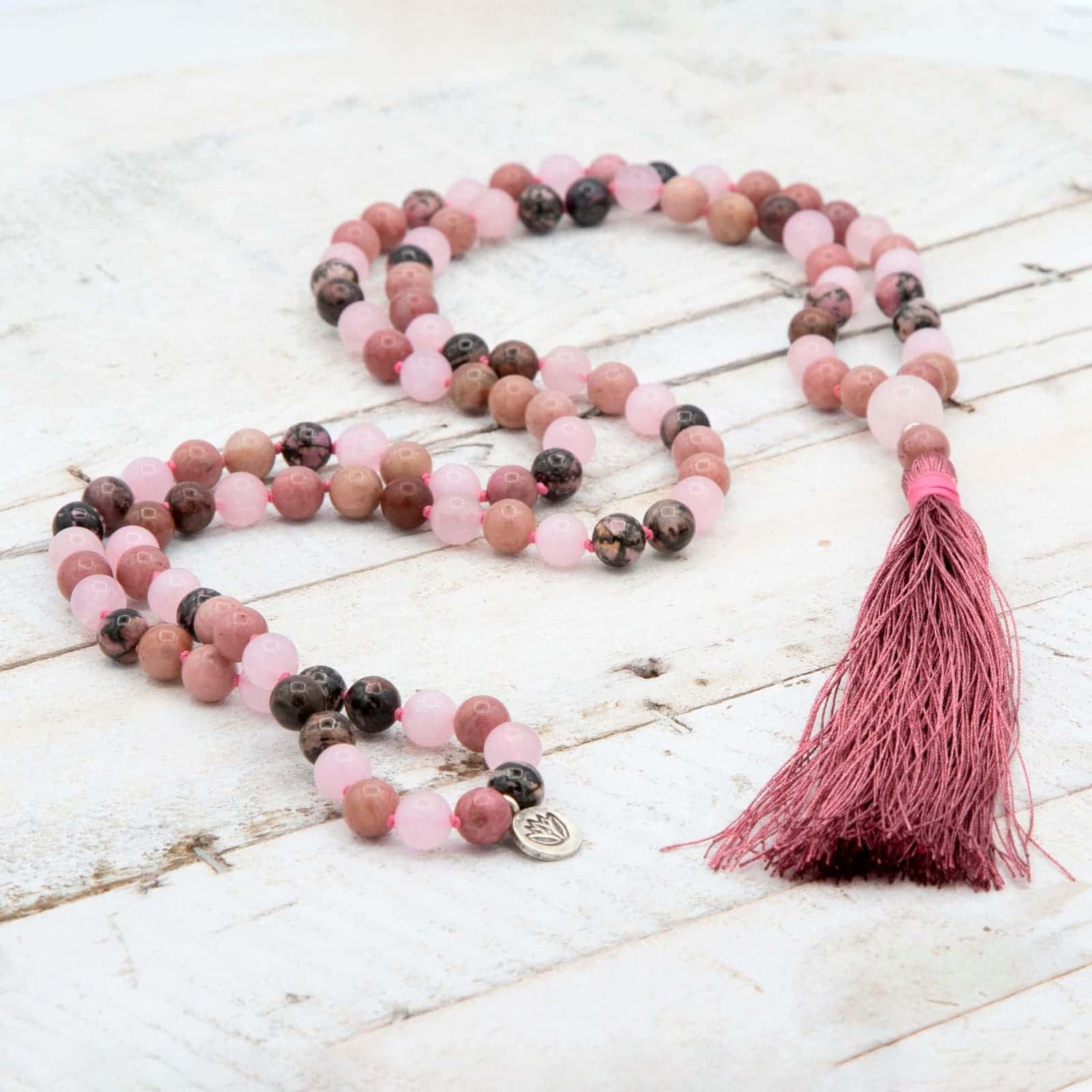 Comprar Japa Mala de Rodonita, Cuarzo Rosa y Jaspe Porcelana Patry Montero de Yogimi. Modelo Superación.