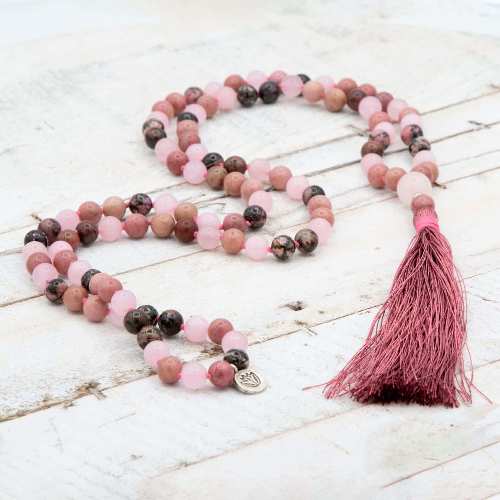 Comprar Japa Mala de Rodonita, Cuarzo Rosa y Jaspe Porcelana Patry Montero de Yogimi. Modelo Superación.