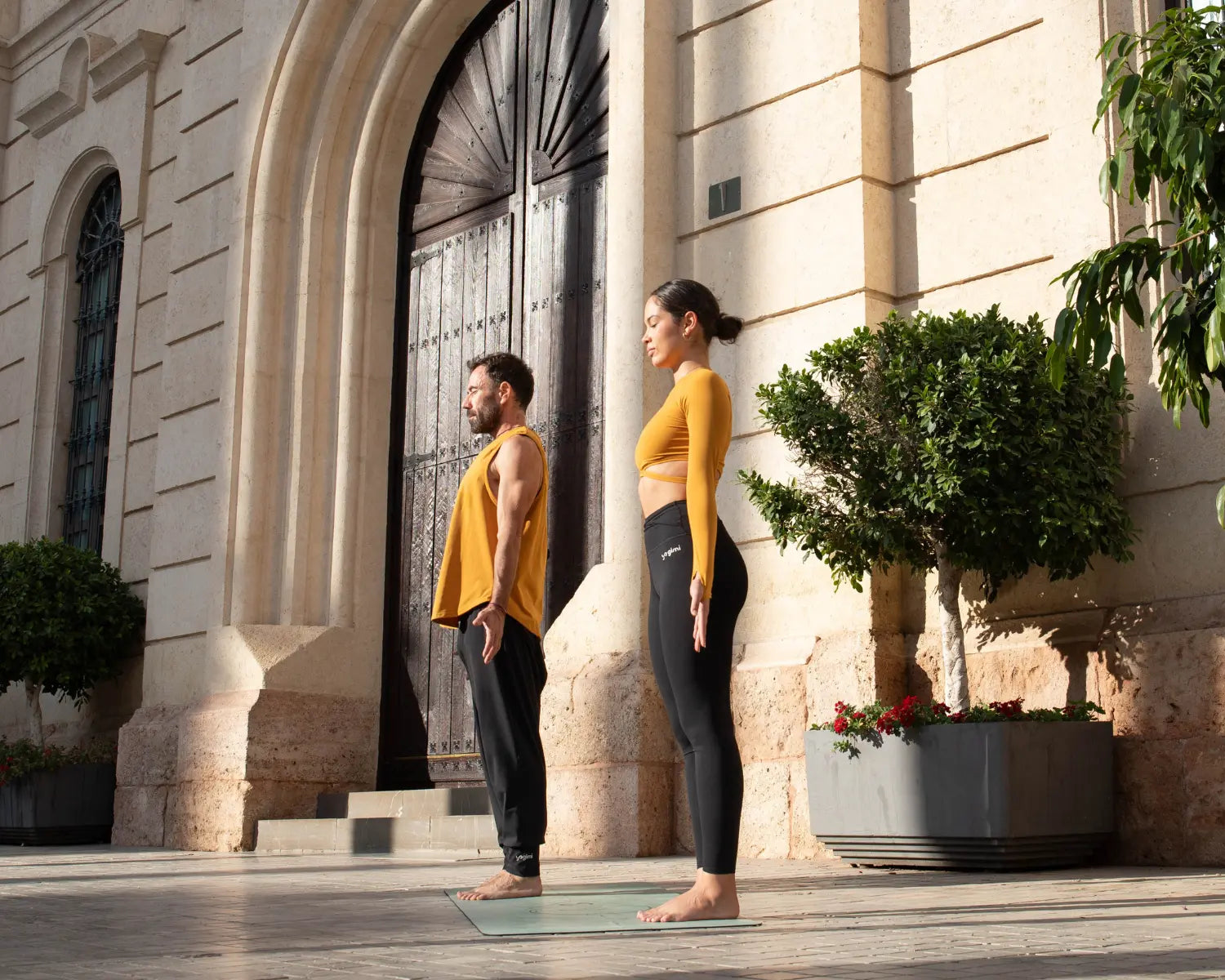 Tadasana o Postura de la Montaña: Beneficios y Variantes