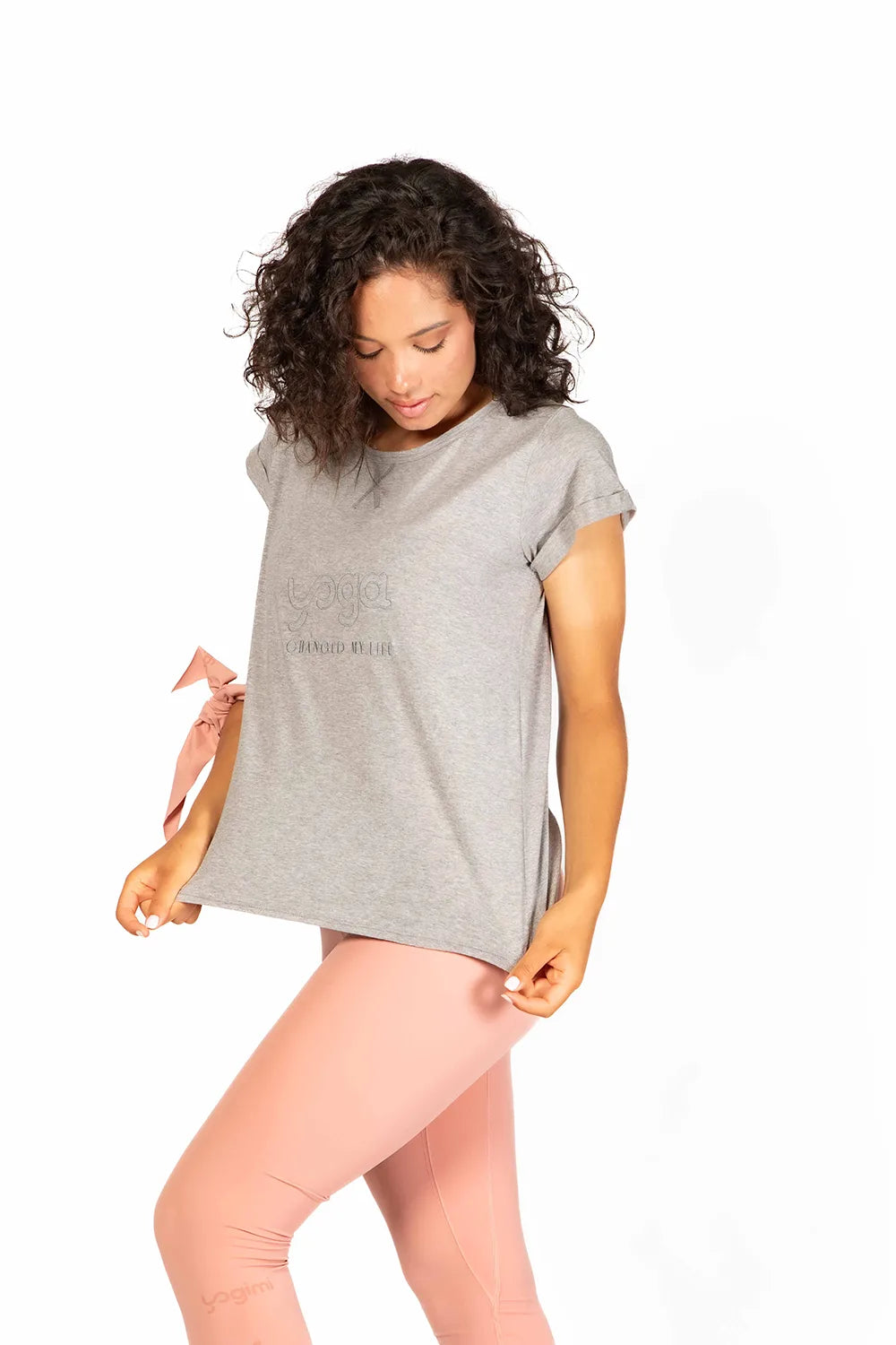 Camiseta Tshirt Yoga Changed de manga corta en color gris de Yogimi. Un básico deal para combinar con cualquier prenda.