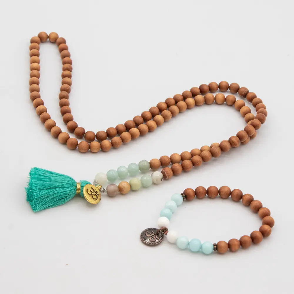 Conjunto de collar de meditación y pulsera de madera de sándalo. Yogimi.