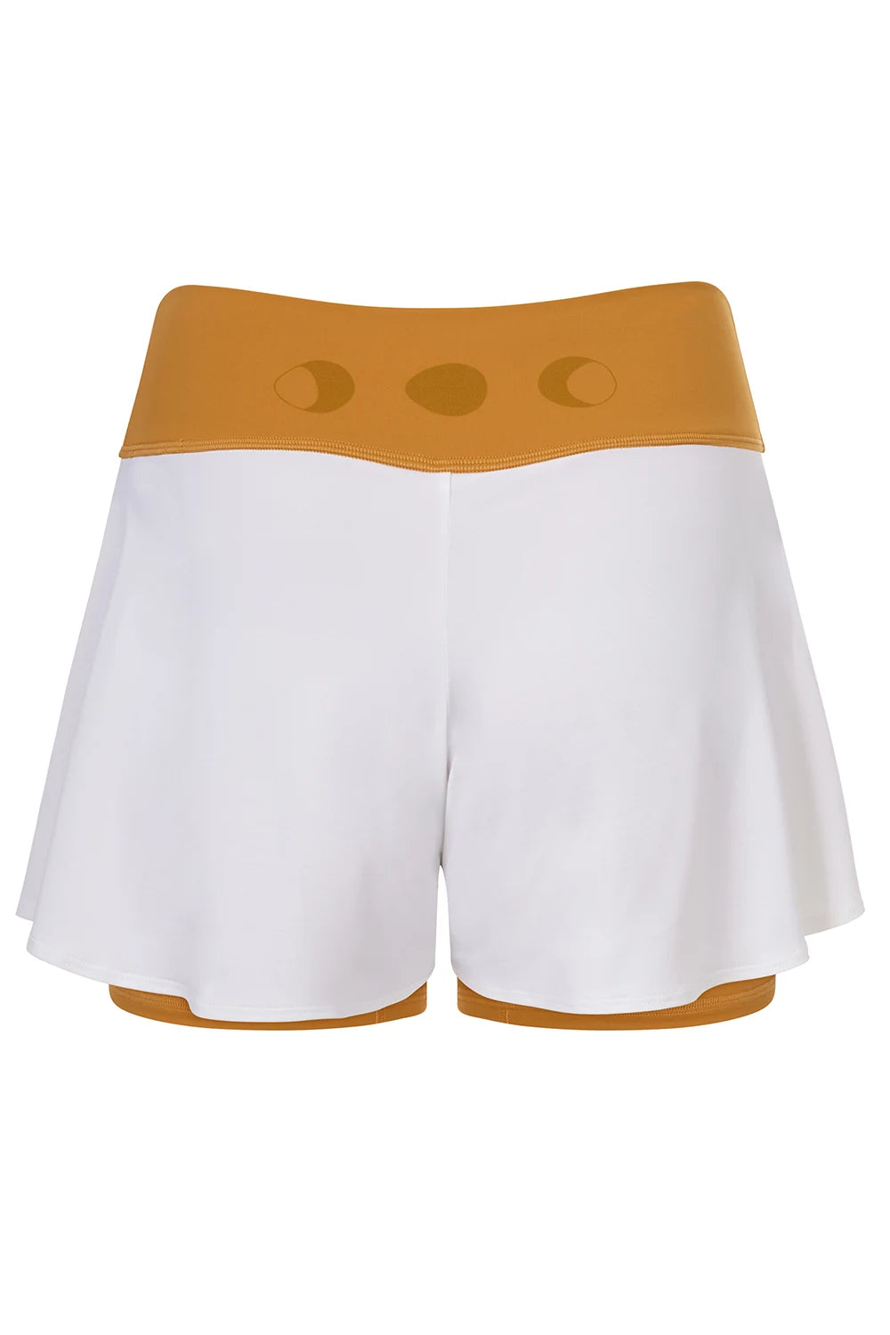 Silueta de Shorts de yoga de Yogimi en color mostaza con capa blanca. Modelo Prana Inca Gold-White