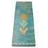 Esterilla de yoga supergrip decorada con mandalas en color azul. 