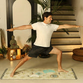 Esterilla para la práctica de yoga de máxima adherencia, supergrip, recomendada por profesores de yoga. Modelo Universe. 
